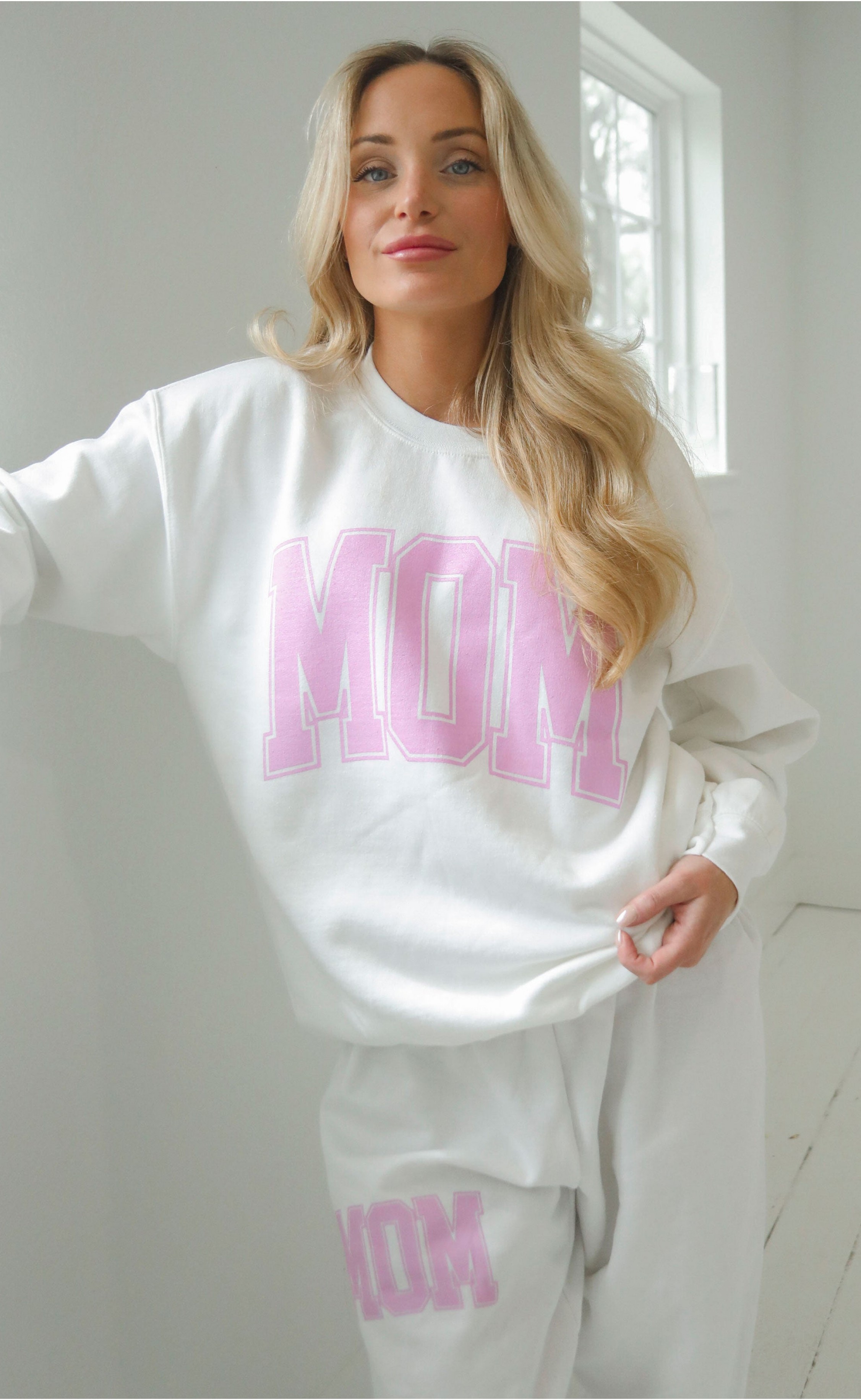 Mom Sweatshirt – Perfect Blend of Softness and Heartfelt Style in Pink